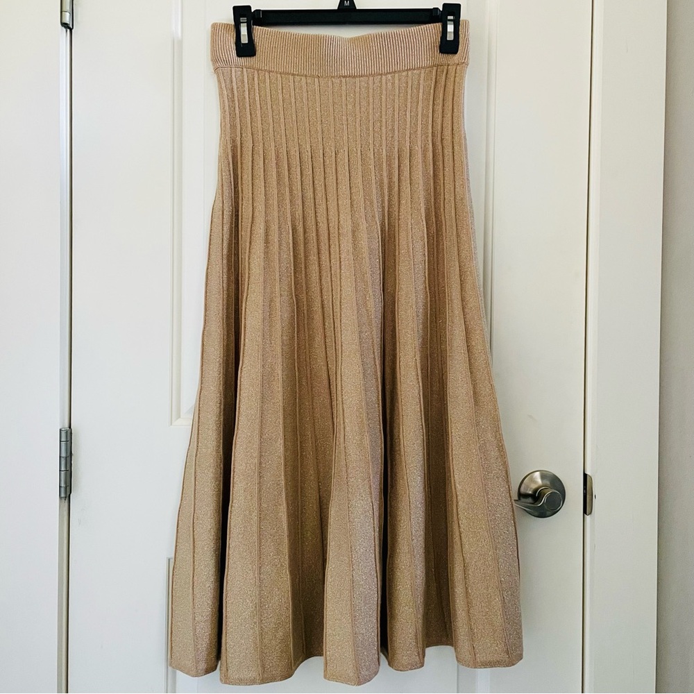 Ann Taylor Beige/Gold Pleated Midi Skirt / Size SP
